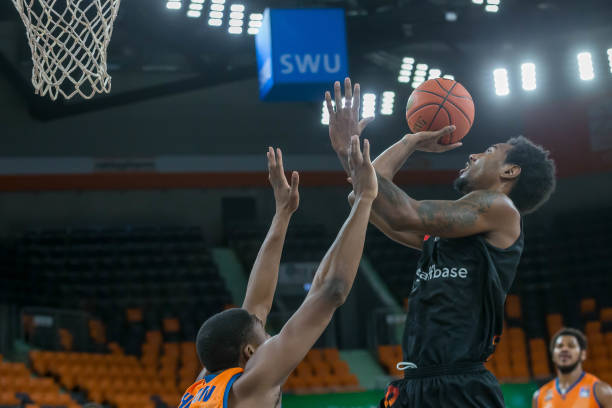 表现并不理 表现并不理