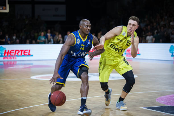 成功奠定了 成功奠定了