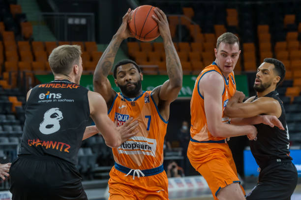 更具韧性 更具韧性