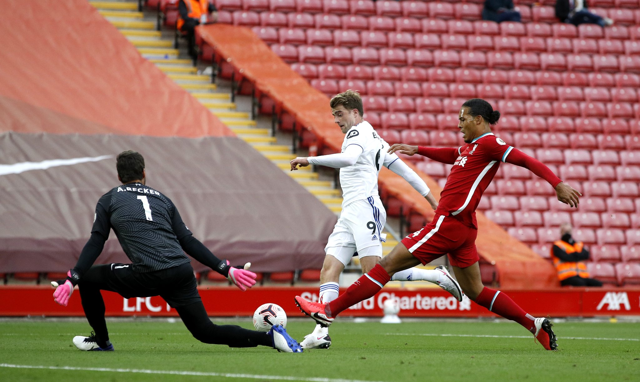 手防不胜防 手防不胜防