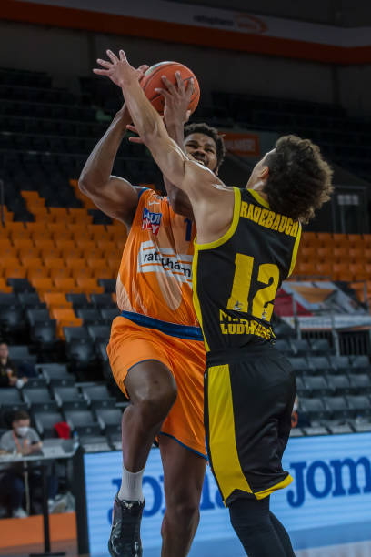 门希克的胜 门希克的胜